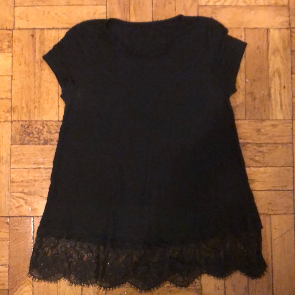 Black t-shirt with laced bottom
